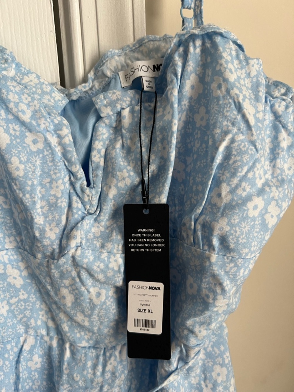 NWT Fashion Nova Blue Floral Tiered Ruffle Sleeveless Tie Waist Shorts Romper XL - Picture 5 of 11